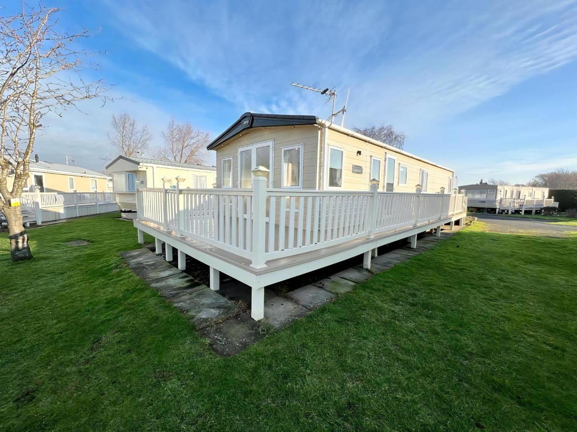 Stunning Caravan With Full Lake View At Southview Holiday Park Ref 33004Ml Скегнесс Экстерьер фото